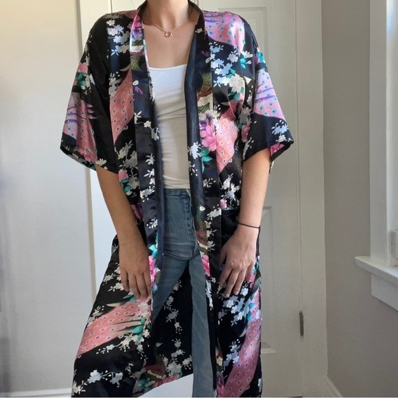 Vintage Other - Vintage Silky kimono robe black floral print